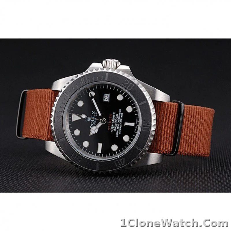 Rolex Submariner 41mm Black Dial 621387 - detail