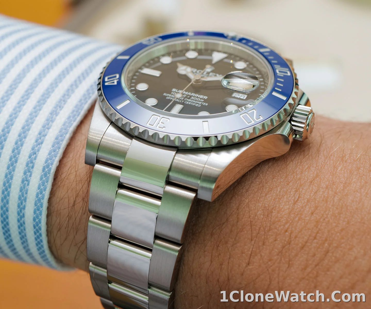 Rolex Submariner 41mm Black Dial 126619LB - detail