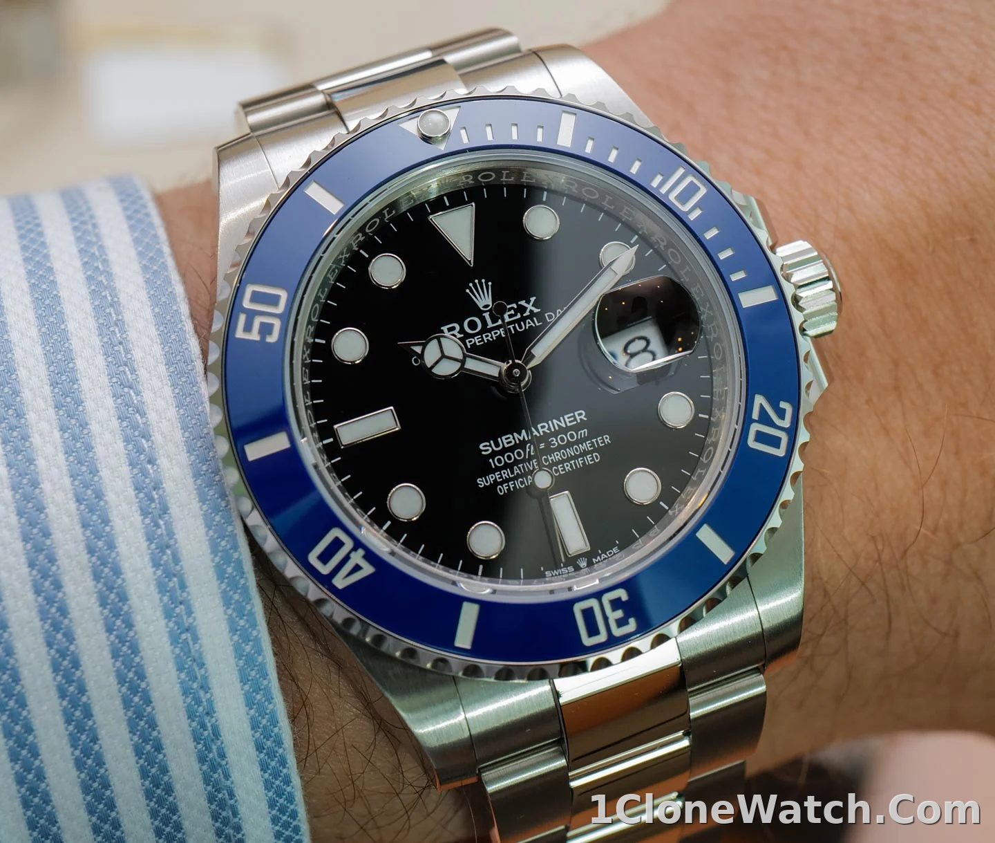 Superclone Rolex Submariner  Cookie Monster  41mm Black Dial 126619LB - detail