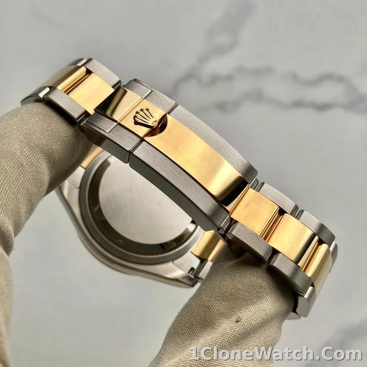 Superclone Rolex Daytona Black Diamond Dial 126503 - detail