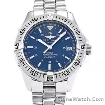 Breitling Colt A74388 - detail