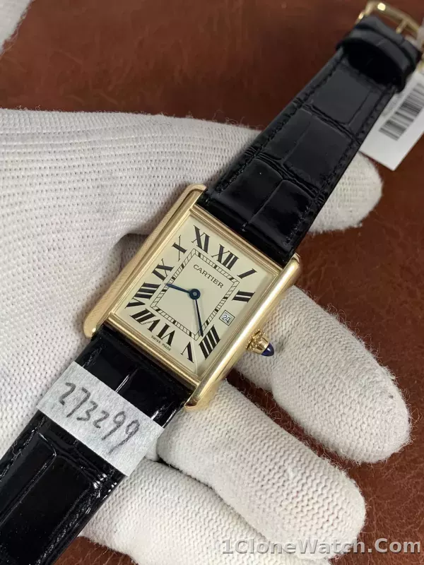 Cartier Tank Louis W1529756 Gold - detail