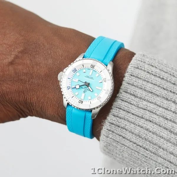 Breitling Superocean Unisex Automatic Turquoise Rubber Watch A17377211C1S1 - detail