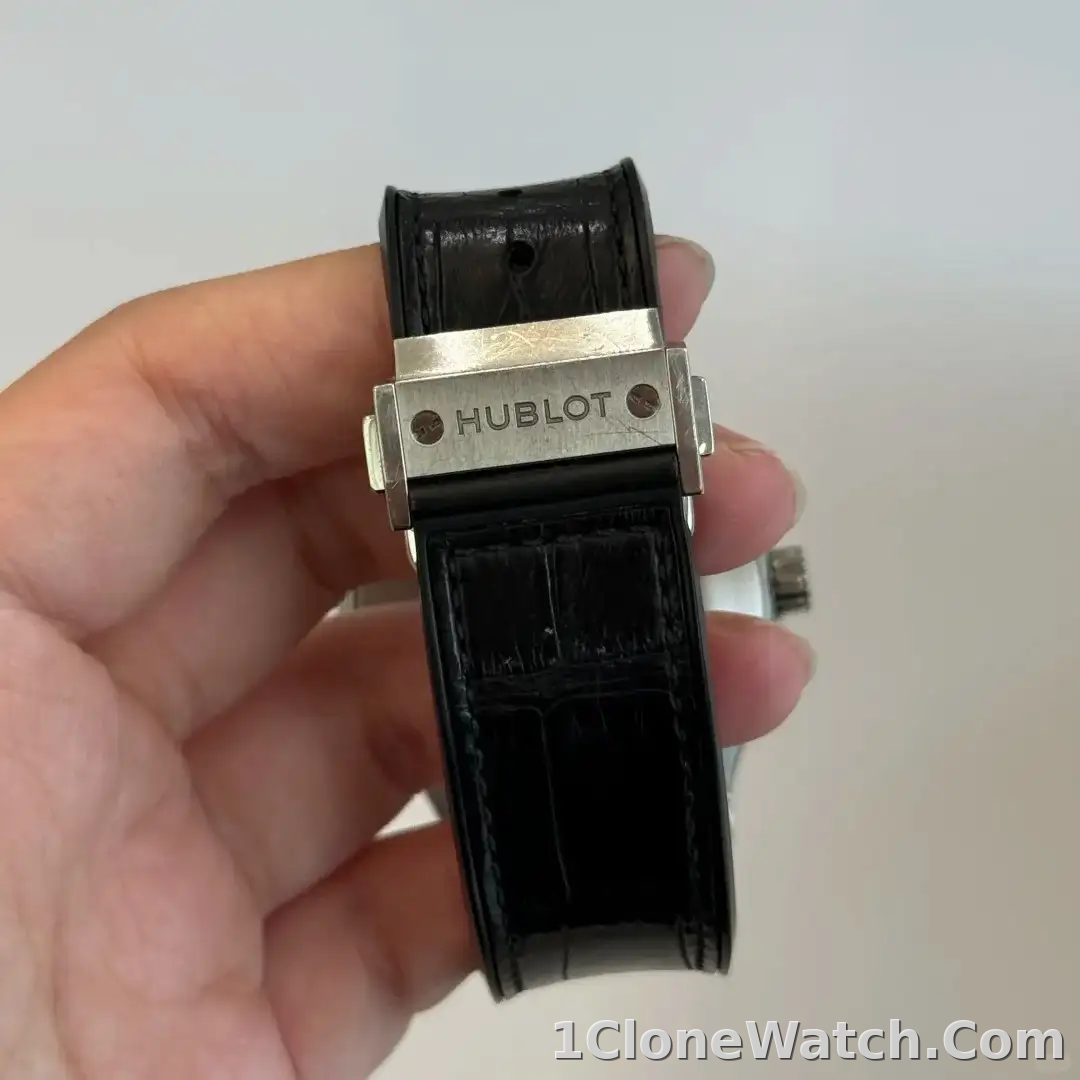 Hublot Classic Fusion Men Automatic Black Alligator Watch 565.NX.1171.LR - detail