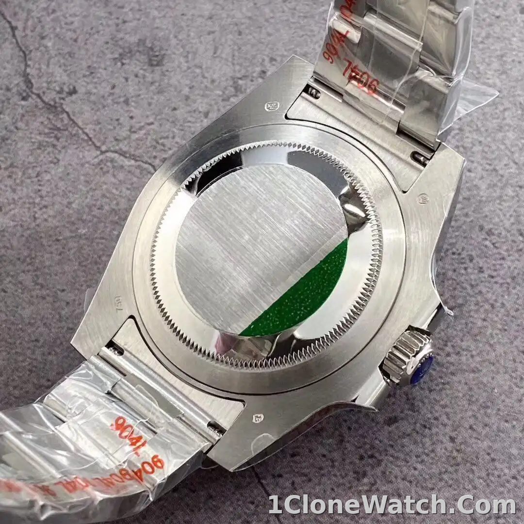 Rolex GMT-Master II 40mm 126710BLRO  Pepsi  Oyster - detail
