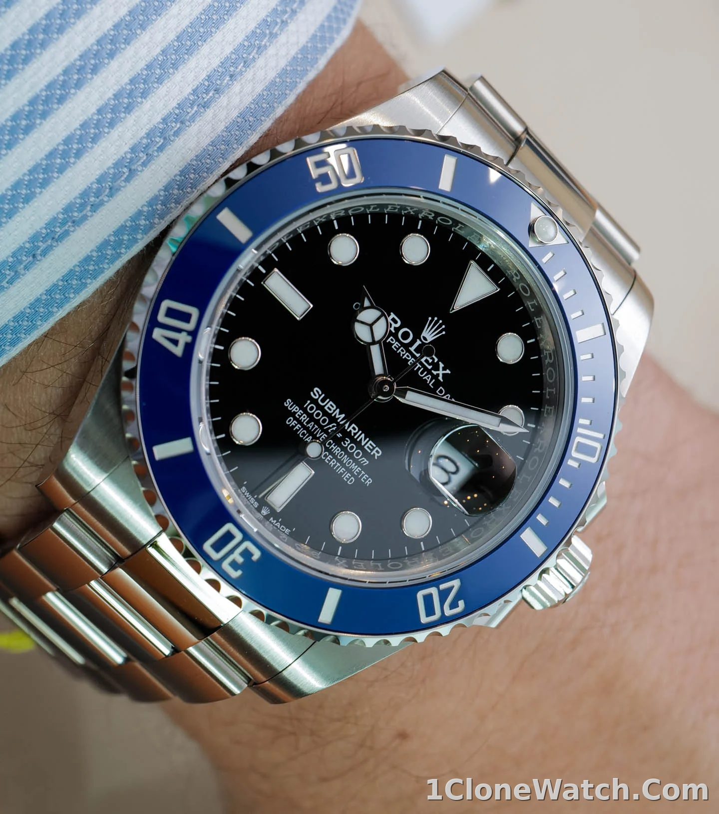 Rolex Submariner 41mm Black Dial 126619LB - detail