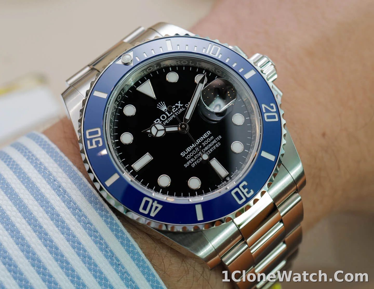 Rolex Submariner 41mm Black Dial 126619LB - detail