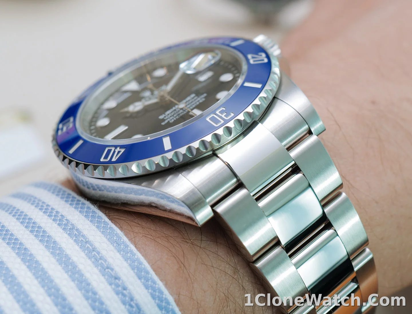Superclone Rolex Submariner  Cookie Monster  41mm Black Dial 126619LB - detail