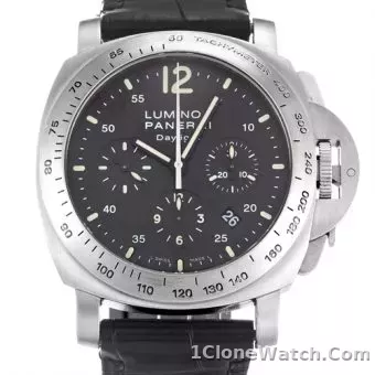 Panerai Luminor GMT PAM00244 - detail