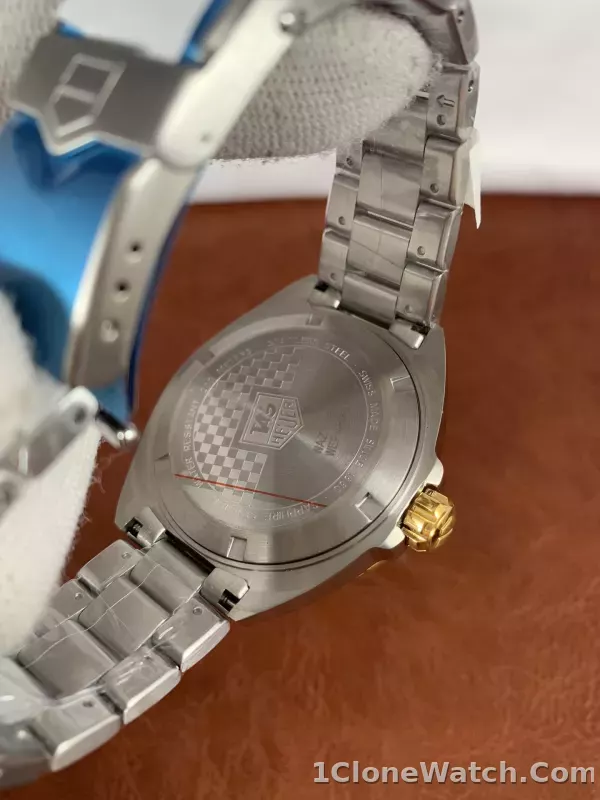 Tag Heuer Formula 1 quartz Ref. WAZ1120.BB0879 - detail